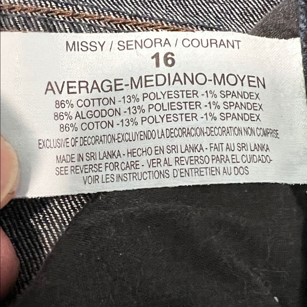 EUC Bandolino Mandie jeans, dark wash, straight leg, stretchy comfort, size 16 - Picture 10 of 14